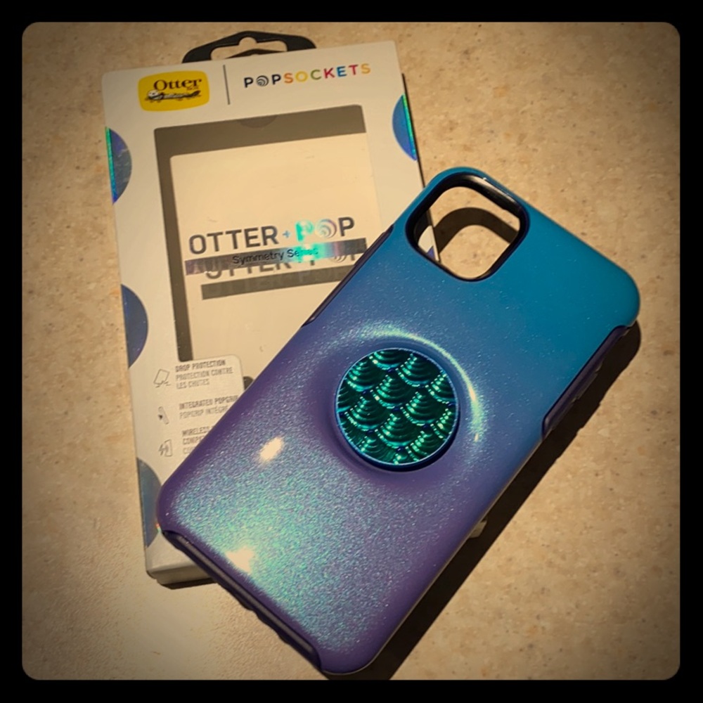 Otter+Pop Ocean Wave iPhone 11 Pro Max case.
